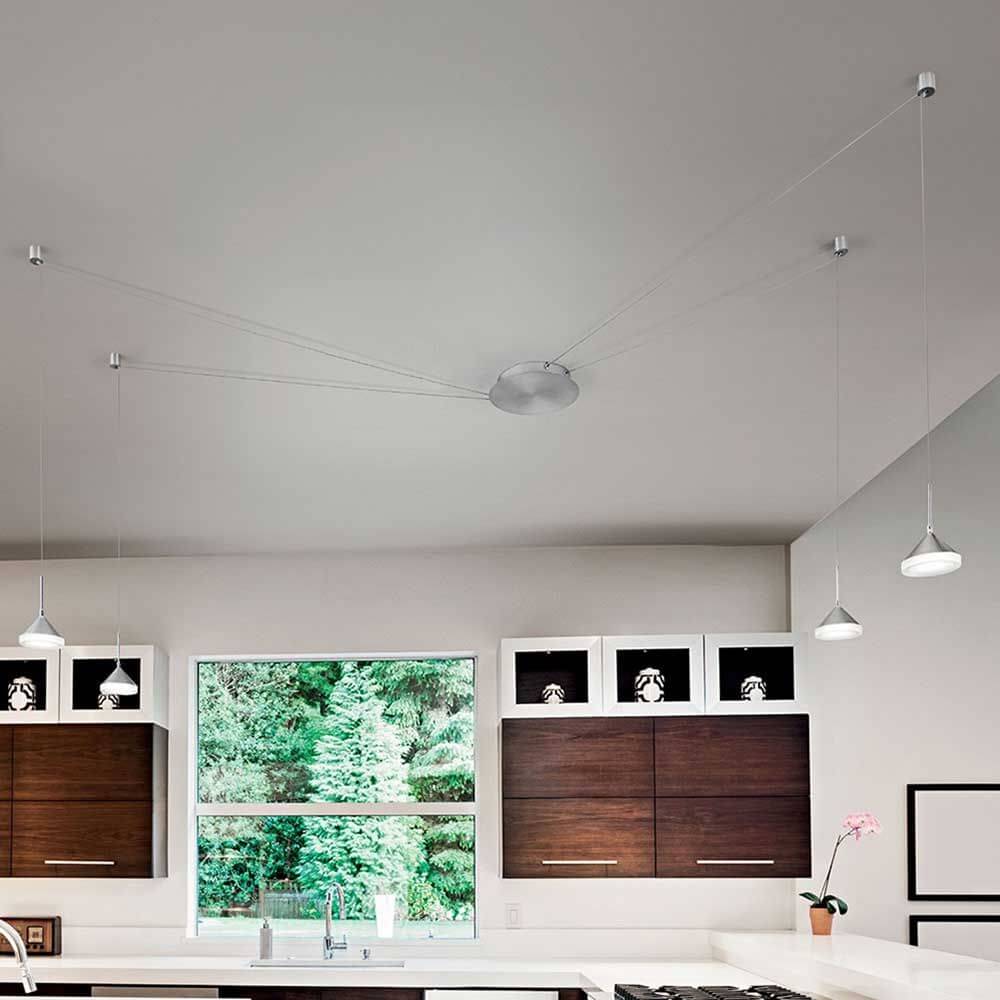 Moderne Küche mit Isabella LED Pendelleuchte und elegantem Design, die für stilvolle Beleuchtung sorgt.