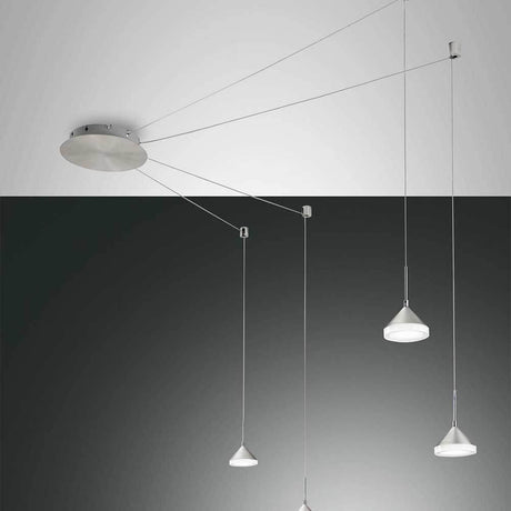Bild der Isabella LED Pendelleuchte mit modernen hängenden Lampenschirmen in elegantem Design.