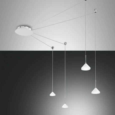 Isabella LED Pendelleuchte mit drei hängenden Leuchten, modernes Design und elegantes Licht für jeden Raum.