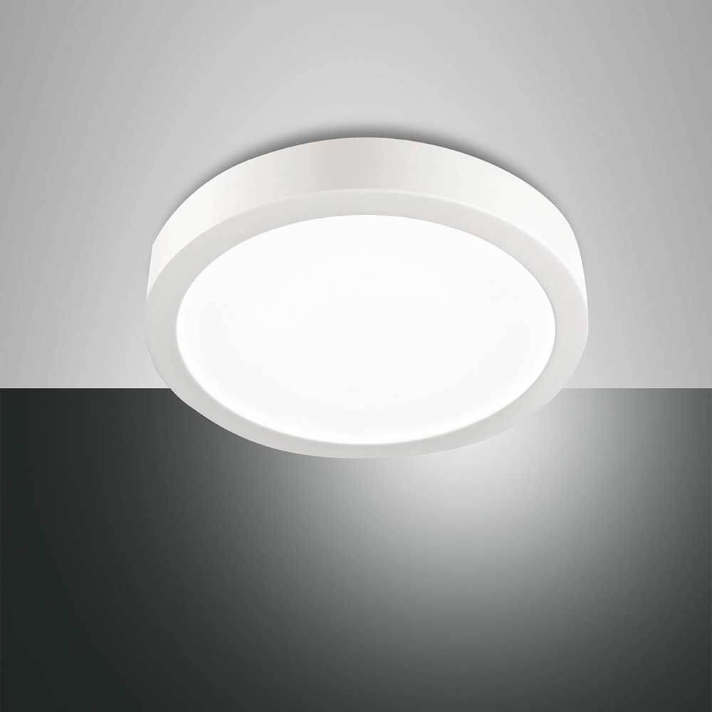 LED Deckenleuchte Mirka Weiß in modernem Design mit sanfter Beleuchtung an einer Decke