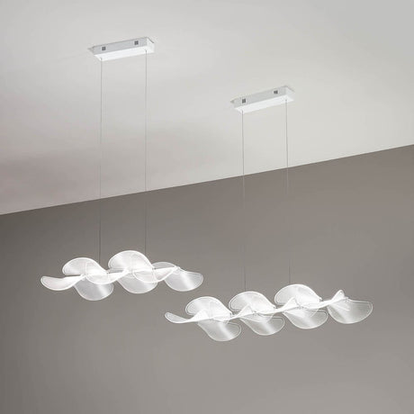 LED Pendelleuchte Sylvie in Weiß mit elegantem, wellenförmigem Design und moderner Ausleuchtung.