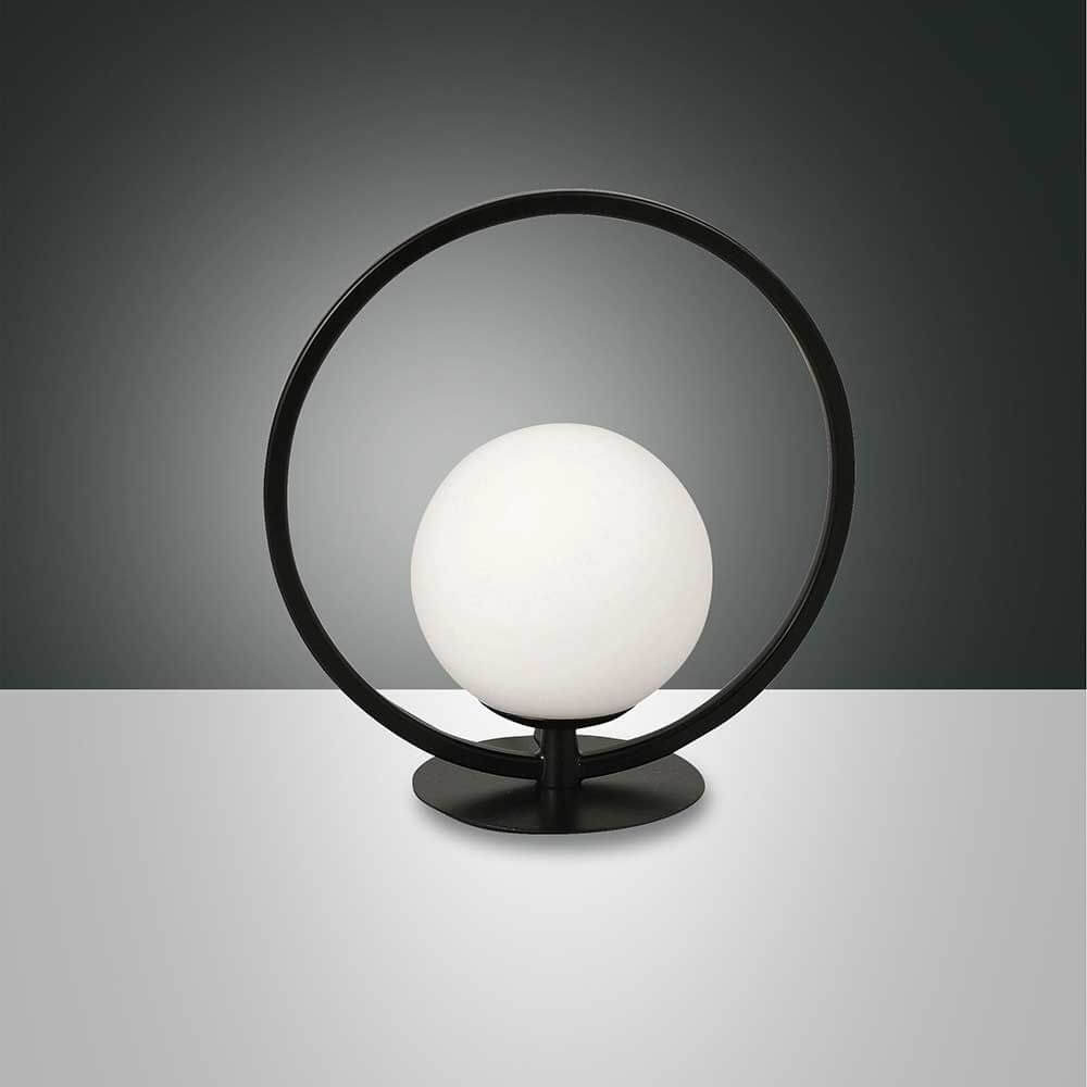 LED Tischlampe Sirio Rund mit modernem Design und runder Glaskugel, perfekt für jede Tischdekoration.