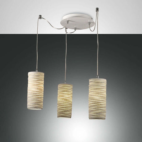 Suspension Marbella E27 blanche avec trois luminaires suspendus et un design moderne.
