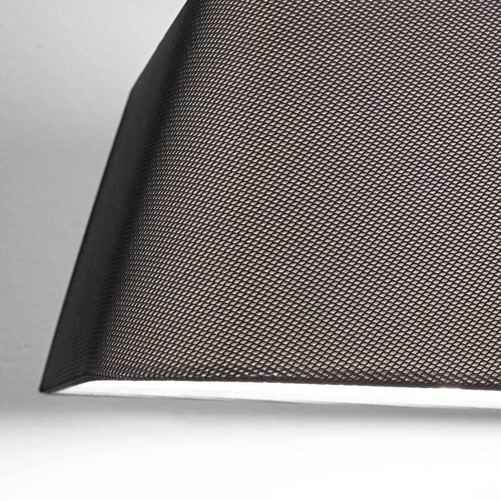 Pendelleuchte Allegra in schwarz mit modernem, metallischem Design und stilvollem Lichtaustritt.