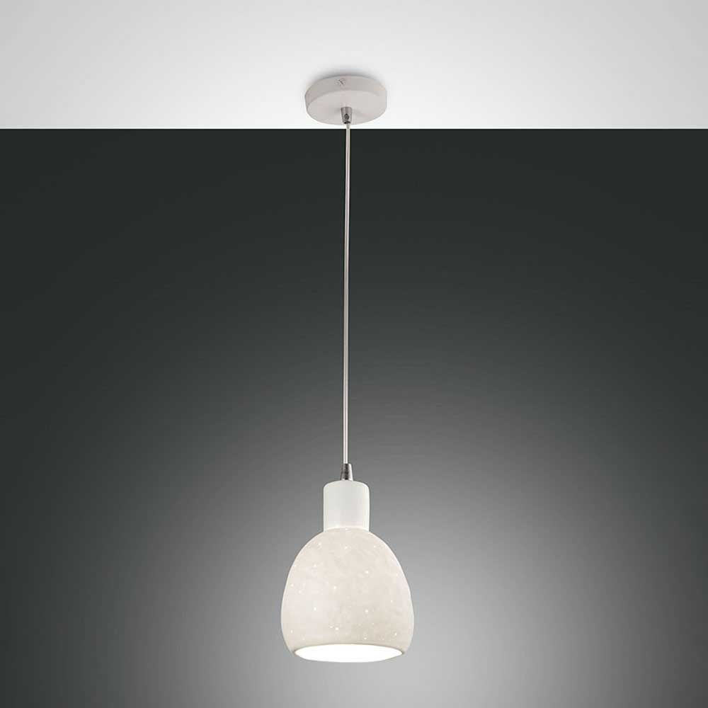 Pendelleuchte Marina Ø 15cm in elegantem Design, schwebend von der Decke mit sanftem Licht.