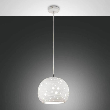 Pendellicht Corvara Ø 25cm in modernem Design, hängend und mit stilvollen Löchern, ideal für jeden Raum.