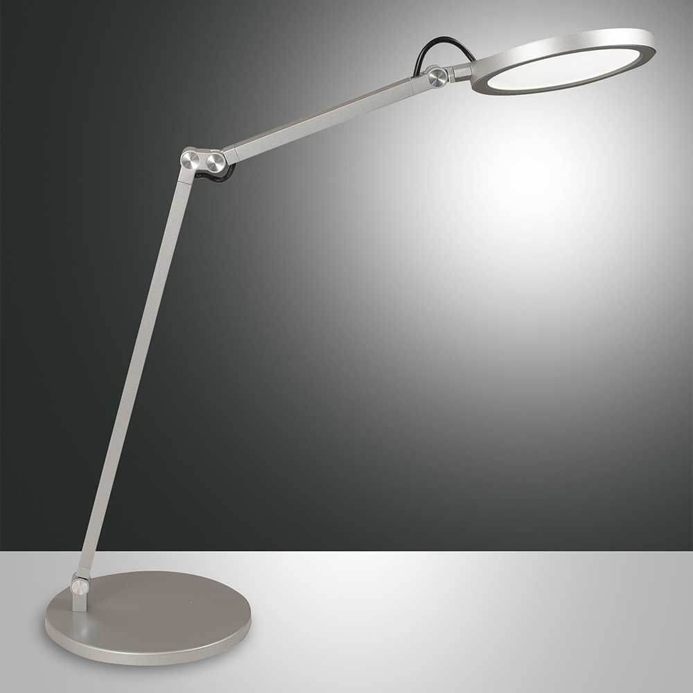 Moderne Regina LED Tischleuchte Metall mit flexiblem Arm und eleganter Basis.