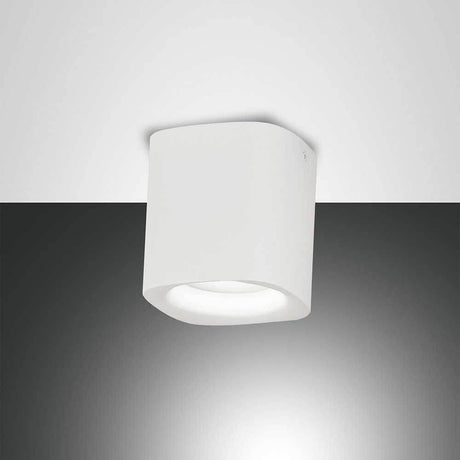 Spot Smooth en aluminium, plafonnier moderne et élégant au design blanc.