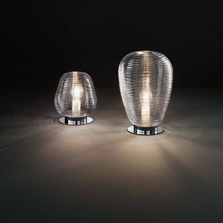 Lampe de table Cora Transparent, deux lampes de table modernes au design transparent, idéales pour tout intérieur.