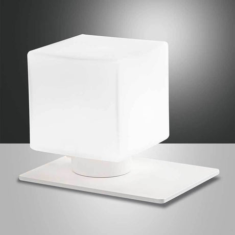 Tischlicht Zara 3000K, modernes quadratisches Tischlicht in Weiß, elegant und stilvoll für jede Einrichtung.