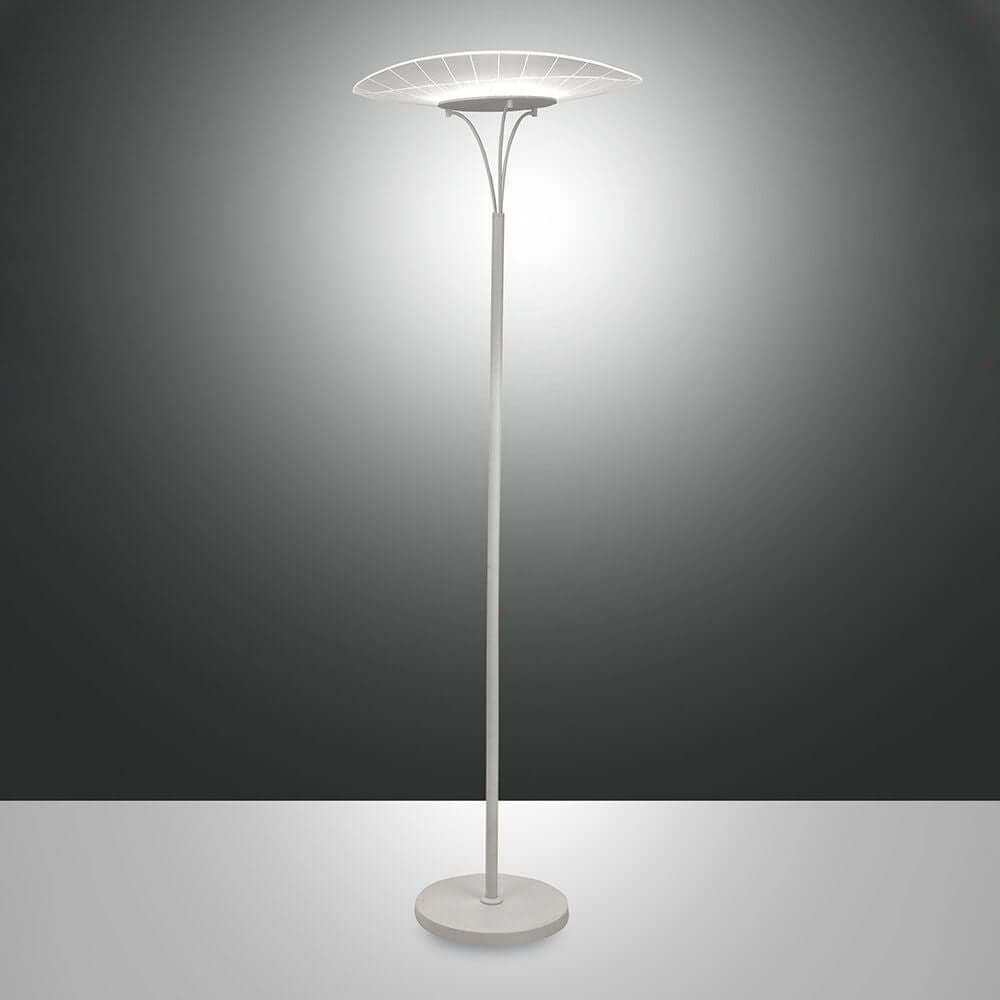 Vela LED Stehleuchte aus Metall mit modernem Design und minimalistischer Formgebung.