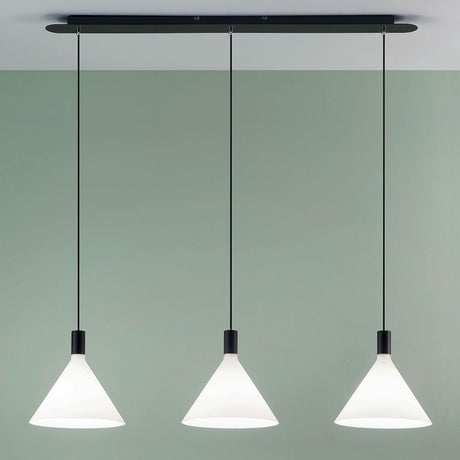 Vincent Pendelleuchte 3-Flammig in Schwarz/Weiß mit trendigem Opalglas-Design.