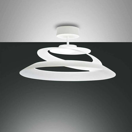 Klassische LED Deckenlampe Aragon Weiß in modernem Design mit schwebenden Lampenschirmen.