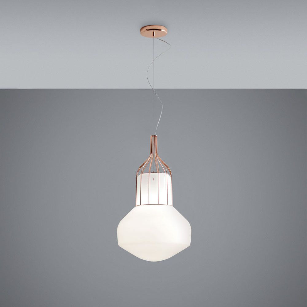 Fabbian Aérostat Pendelleuchte Ø 33cm in Kupfer mit Käfig und opalfarbenem Glas.
