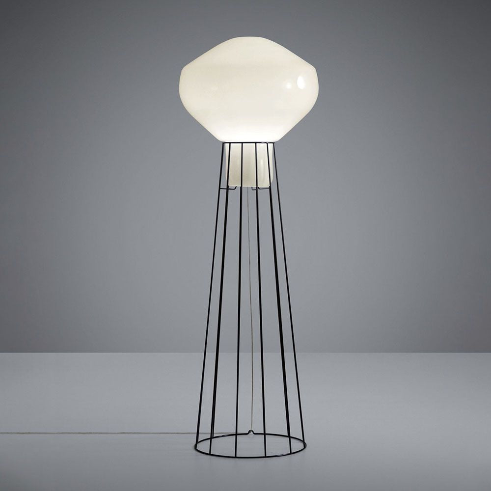 Fabbian Aérostat Stehleuchte Ø 43cm in modernem Design mit elegantem Lampenschirm und feiner Netzstruktur.