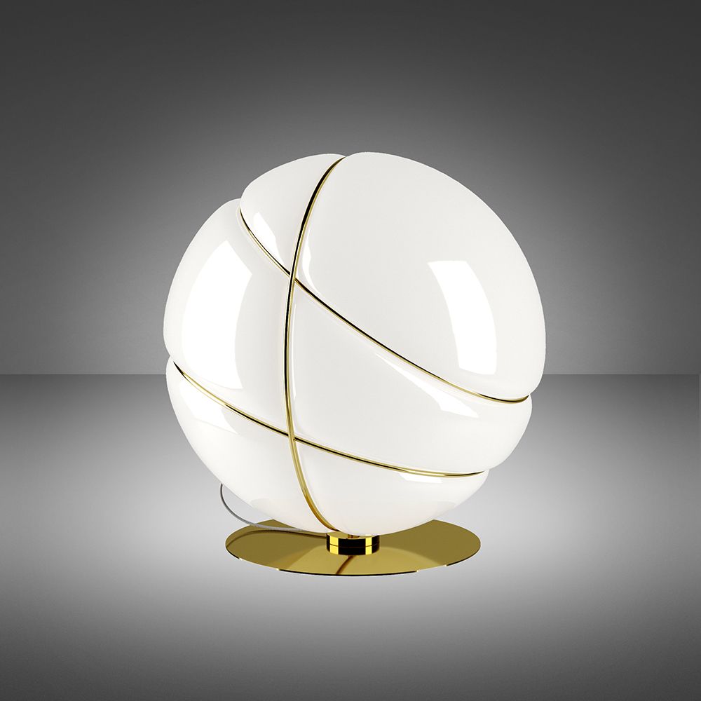 Fabbian Armilla Tischleuchte Gold in runder Form mit glänzend weißem Glas und polierten, vergoldeten Ringen.