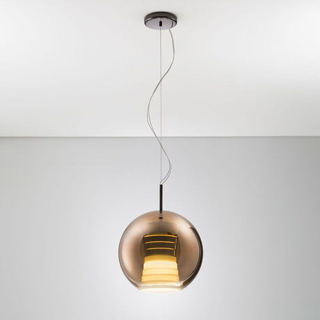 Fabbian Beluga Royal LED pendant light Ø30cm in an elegant, reflective design, ideal for living rooms and public spaces.