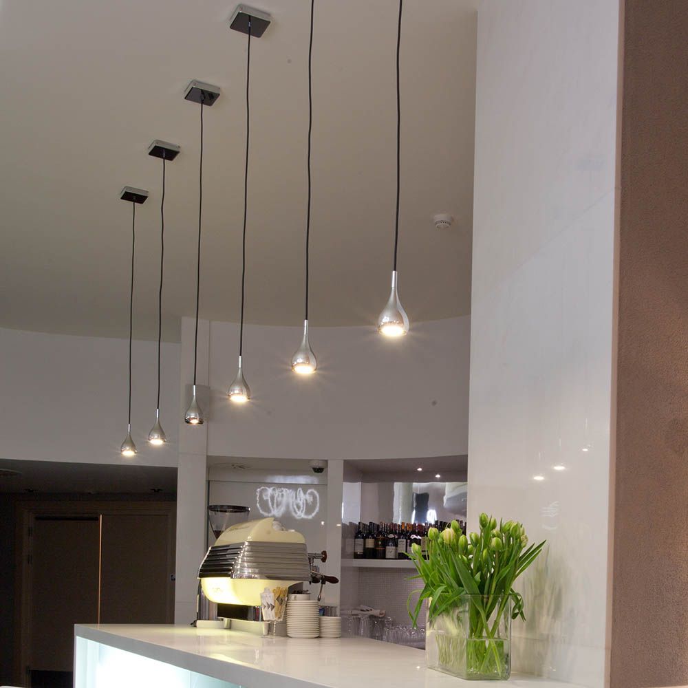 Fabbian Bijou Hängeleuchte Mini GU10 in moderner Küche, elegante Pendelleuchten mit präzisem Licht.