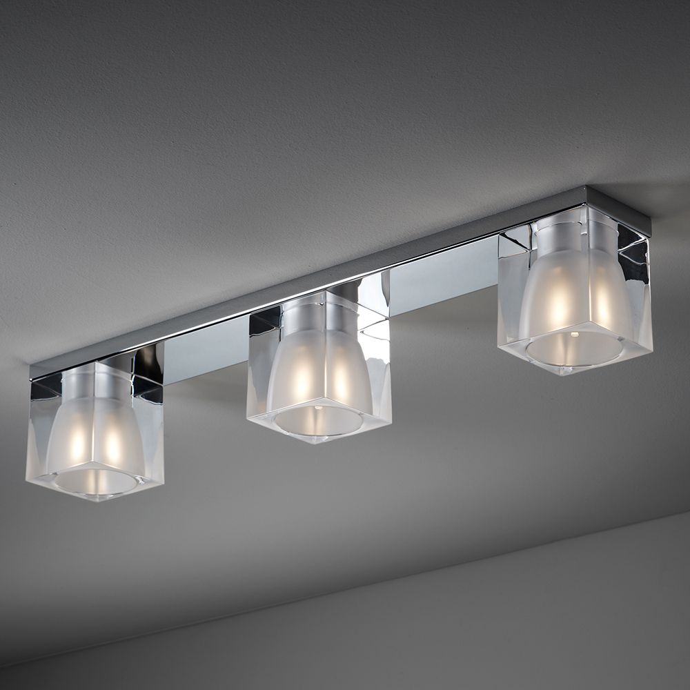 Fabbian Cubetto Deckenlampe 3-flammig mit transparenten Diffusoren und modernem Design.
