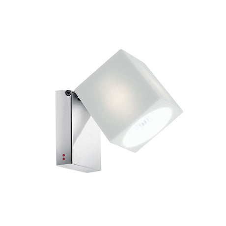 Fabbian Cubetto wall spotlight GU10 in an adjustable design with transparent diffuser.