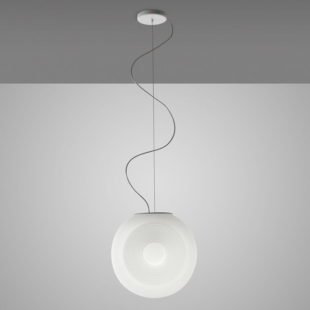 Fabbian Eyes Pendelleuchte Ø 35cm mit kunstvollem Diffusor aus mundgeblasenem Glas in Weiß und Kupfer.