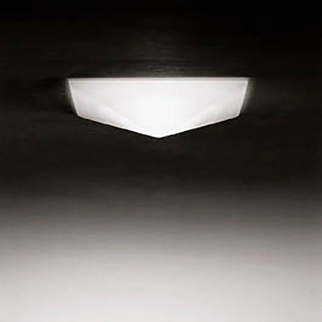 Fabbian Faretti recessed light Cheope GU10 in pyramid-shaped design with white diffuser.