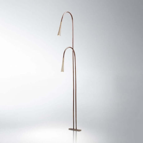 Fabbian Giunco LED-gulvlampe Canne med 2 lys i elegant design av messing og brunert kobber.