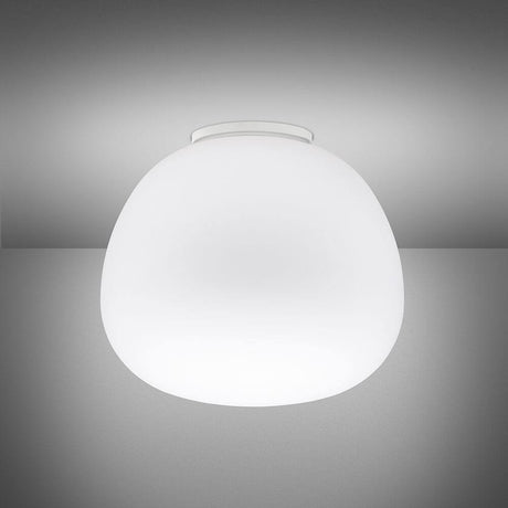 Fabbian Lumi Deckenlampe Mochi Ø 45cm mit modernem und klassischem Design in weißem Glas.