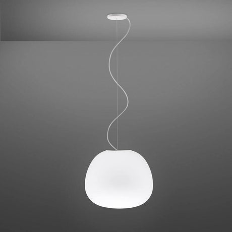 Fabbian Lumi Pendellampe Mochi Large hängende Lampe aus weißem mundgeblasenem Glas für gleichmäßiges Raumlicht