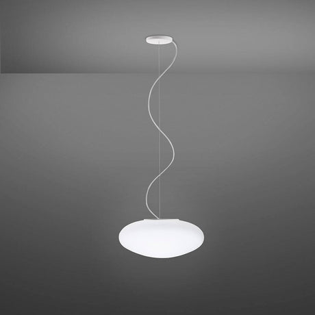 Fabbian Lumi Pendellampe White Ø 42cm hängt elegant von der Decke und sorgt für warmes Licht im Raum.