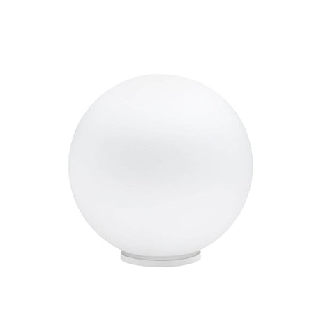 Fabbian Lumi bordlampe Sfera Big i klassisk design, ideell for moderne og elegante interiører.