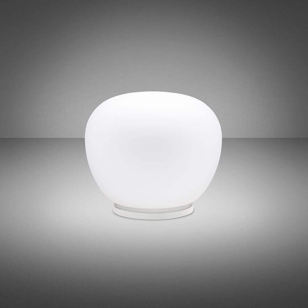 Fabbian Lumi Tischleuchte Mochi Small in weißem, klassischem Design und sanftem Licht, perfekt für jeden Raum.