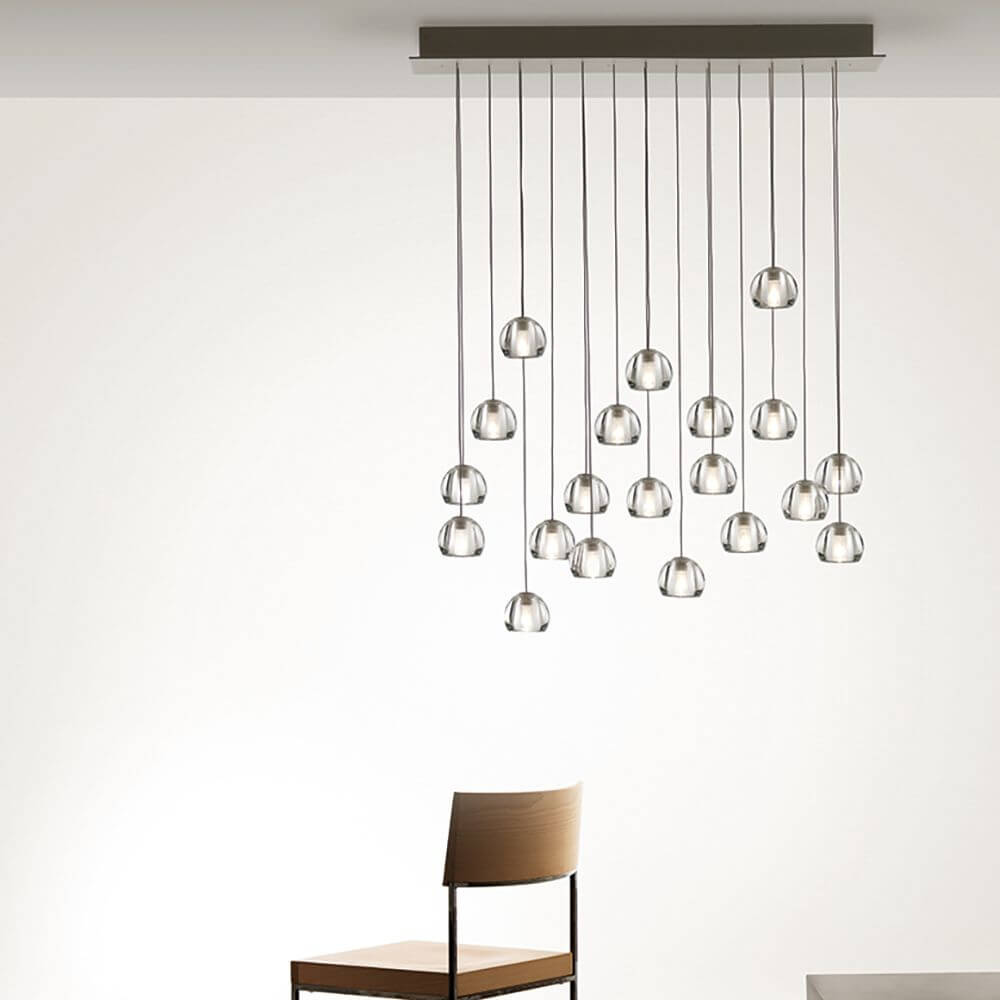 Fabbian Multispot LED-Hängeleuchte Beluga 20-flammig eckig mit eleganten Glaskugeln.