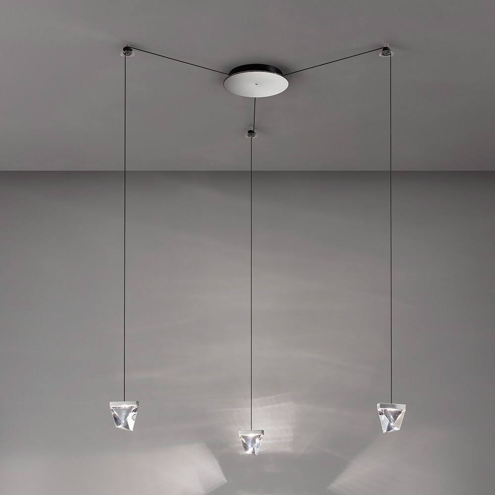 Fabbian Tripla LED-Hängelampe 3-flammig mit klaren Leuchten und elegantem Design.