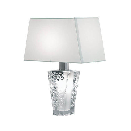 Fabbian Vicky bordlampe med elegant design og klassisk lampeskjerm i glass og stoff.