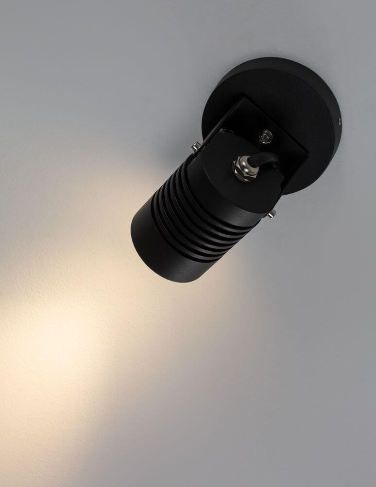 Fend LED Außenwandleuchte Base Hoch 3000K Schwarz IP65, moderne Fassadenleuchte mit ausrichtbarer Lichtquelle.