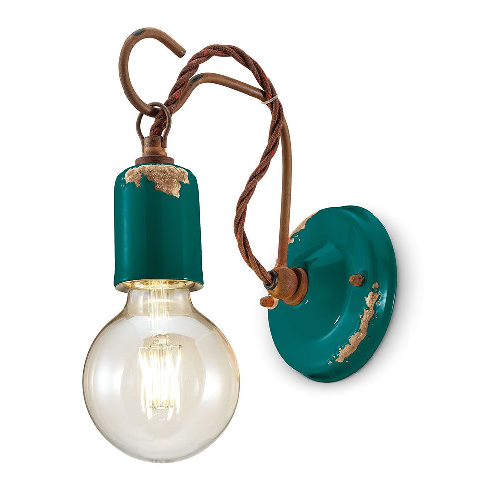 Ferroluce Vintage Wandleuchte mit industriellem Design und Vintage-Leuchtmittel für harmonisches Licht im Raum.