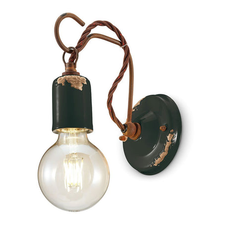 Ferroluce vintage vegglampe i nostalgisk design med Edison-pære for stilfull rombelysning.