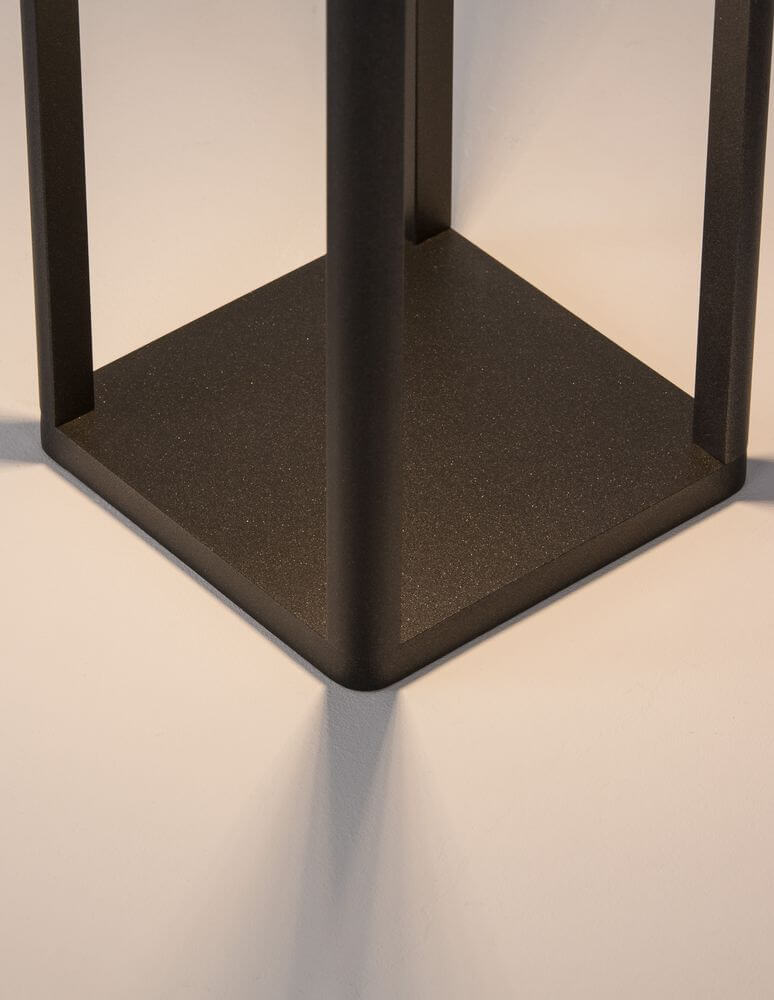 Figi LED Außenstehleuchte aus anthrazitfarbenem Aluminium mit schlichten Design und robustem IP65 Schutz.