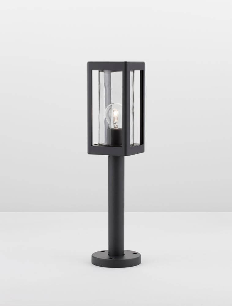 Figo Außensockelleuchte Dunkelgrau IP54 mit klarem Glas und robustem Aluminium Design.