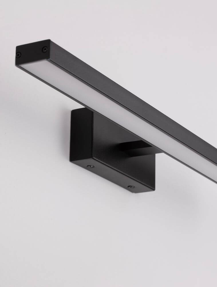 Flat LED Wandleuchte 3000K IP44 aus schwarzem Aluminium für moderne Badbeleuchtung