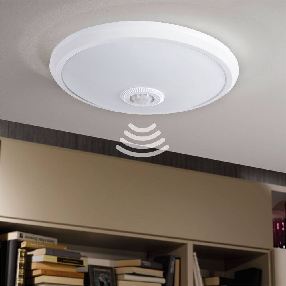 Fogler Sensor LED Deckenleuchte Ø 29cm 800lm Weiß mit Bewegungssensor und moderner Design.