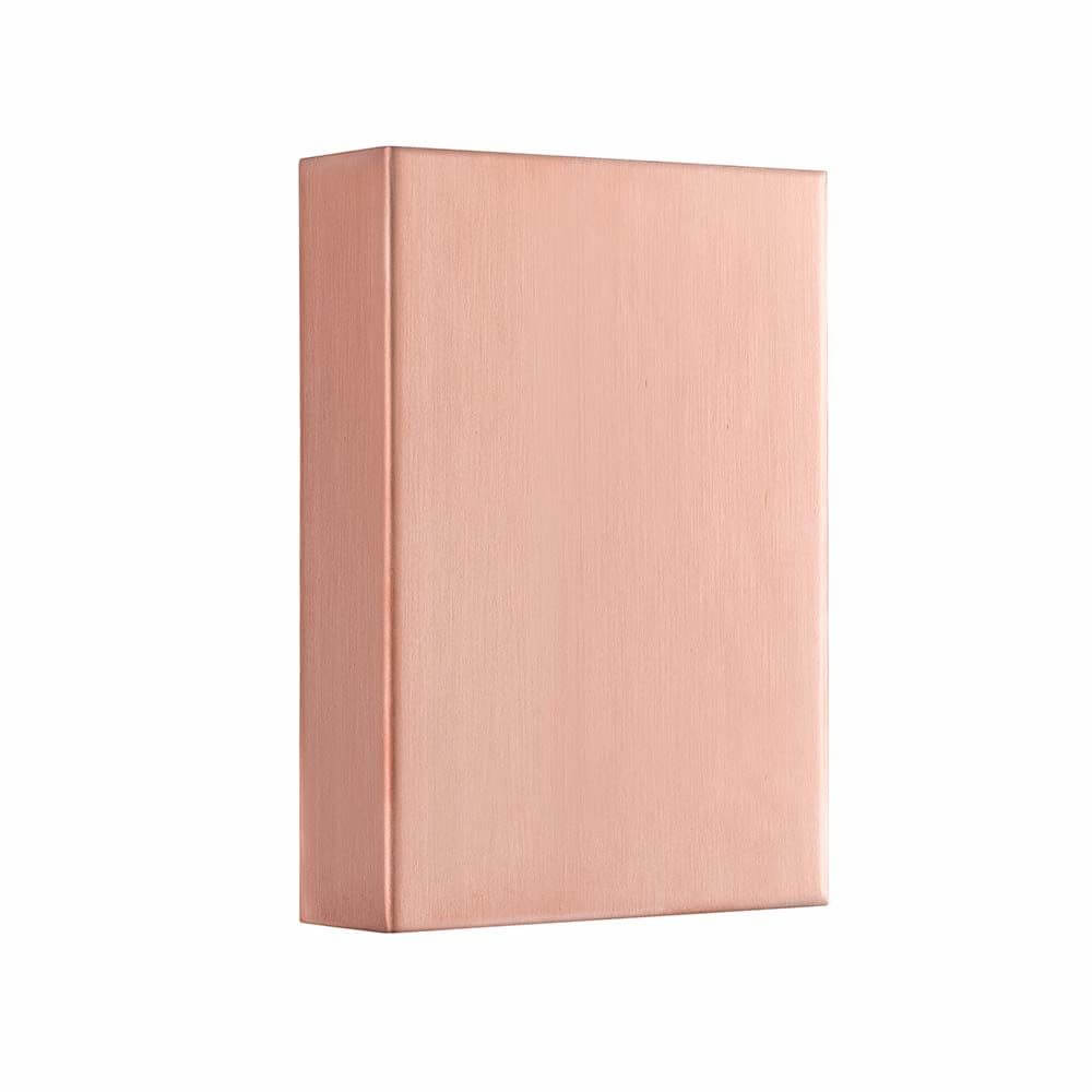 Fold 10 LED Außen-Wandleuchte in Kupfer mit elegantem, minimalistischen Design.