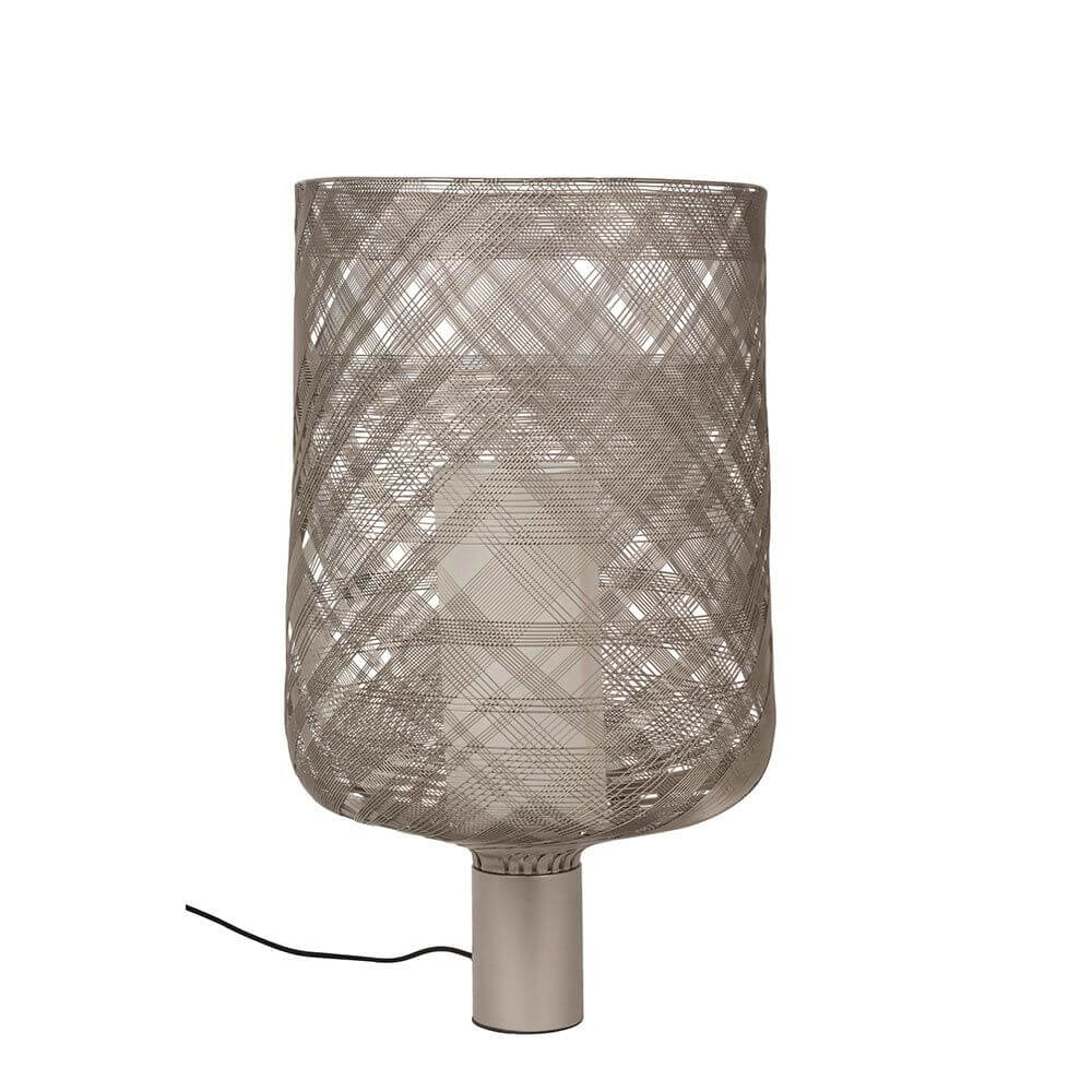 Forestier Antenna Tischleuchte mit geometrischem designtem Metall-Maschenleuchtenschirm.