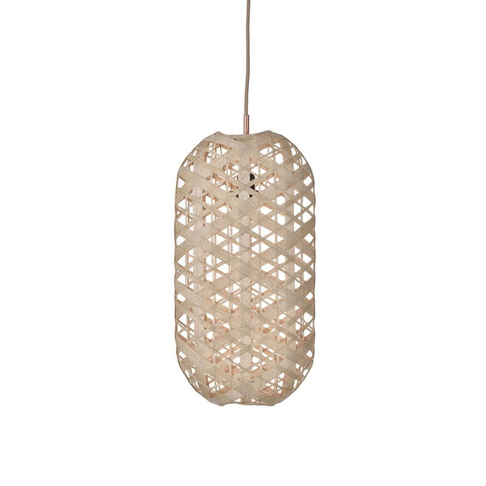 Forestier Bananenblatt-Pendelleuchte Capsule in Natur mit organischem Design und handgewebtem Bananenblatt.
