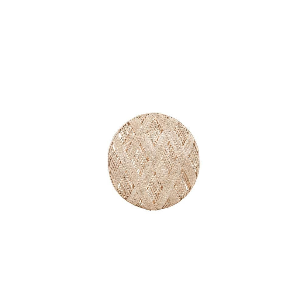 Forestier Lampenschirm Chanpen Diamond aus natürlichen Materialien mit gewebten Rattan- und Bananenbaumfasern.