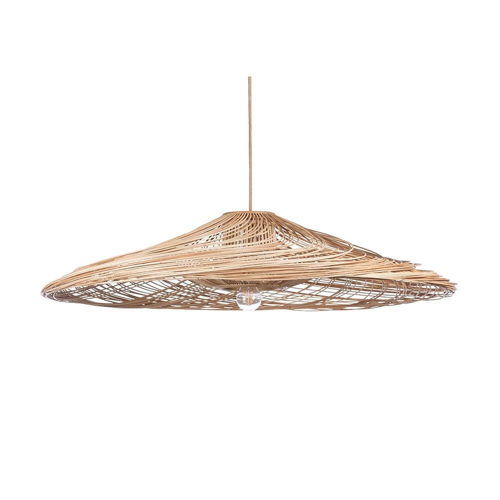 Forestier Rattan-Pendelleuchte Satelise mit luftig-leichter Silhouette und durch Rattanrohre gefiltertem Licht.