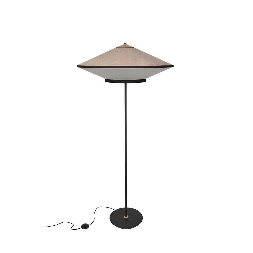 Forestier Stehlampe Cymbal 150cm mit elegantem Design und Velours-Lampenschirm in aufregenden Farben.