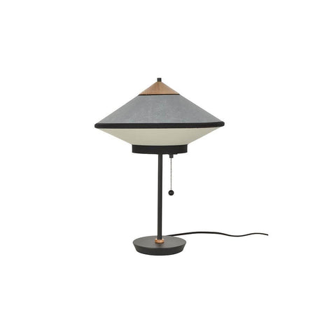 Forestier Tischlampe Cymbal mit Zugkabel in modernem Design, ideal für stilvolle Innenräume.