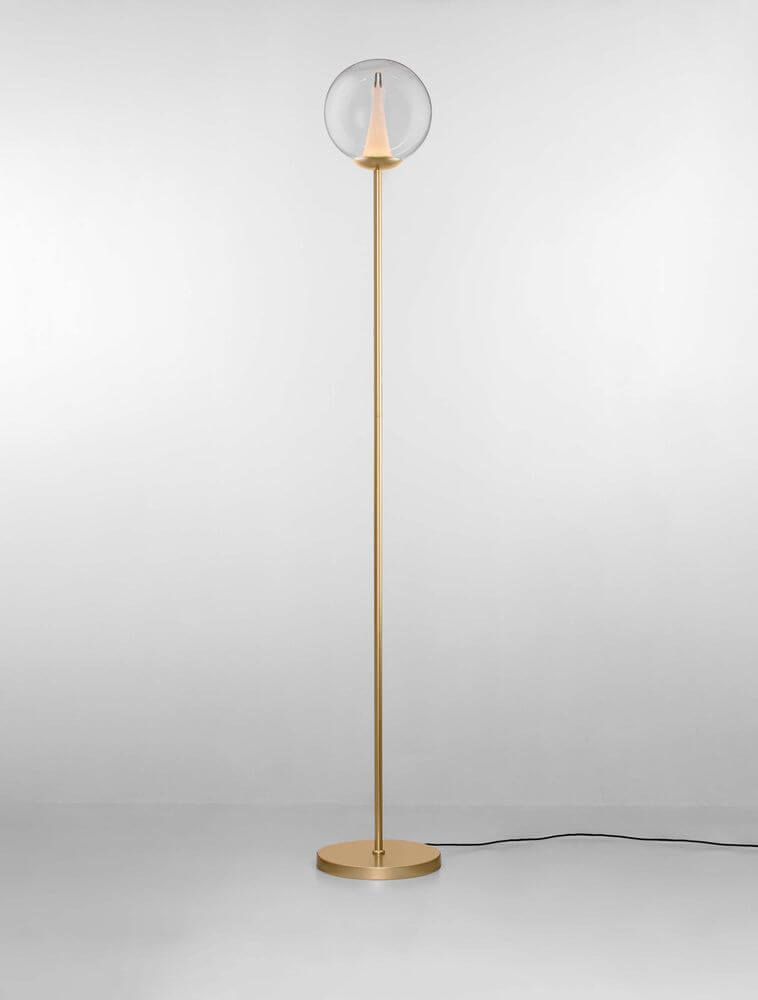 Galeo Stehlampe 3000K Gold mit schlankem Standfuß und zylindrischem Glasschirm in elegantem Goldfinish.